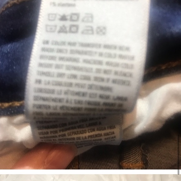 2 for $20 American Eagle Distressed Jean Shorts  size 4 - Picture 8 of 9